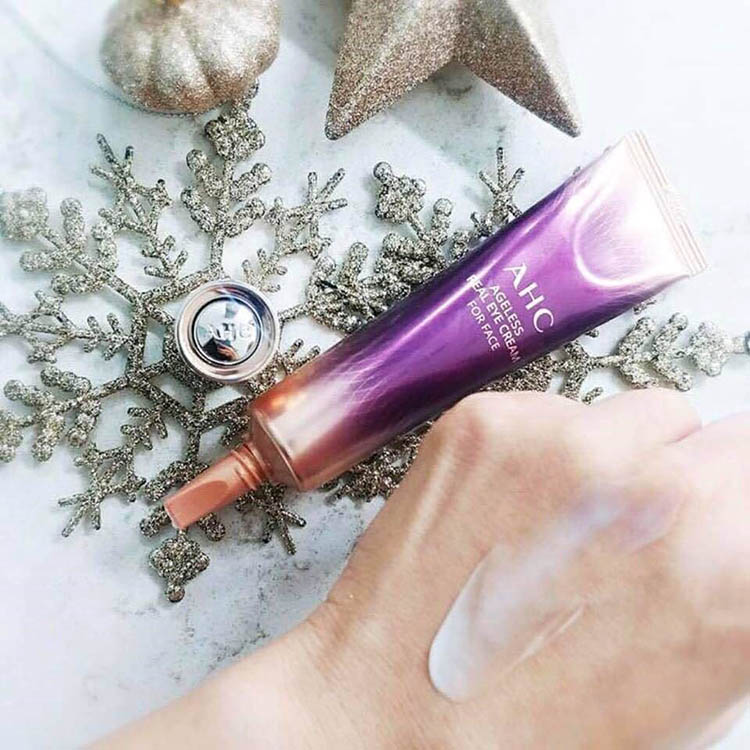Kem dưỡng mắt AHC có chứa nhiều dưỡng chất giúp cấp ẩm, dưỡng trắng...