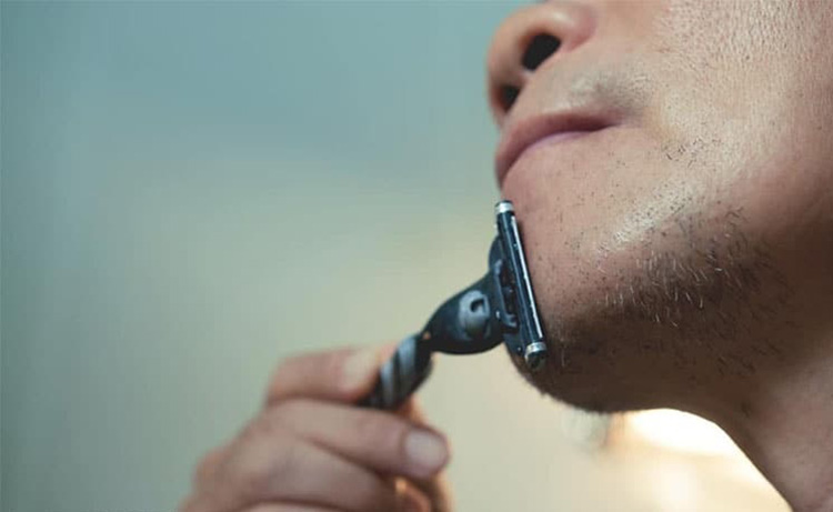 Sau khi cạo râu, làn da cần được chăm sóc cẩn thận
