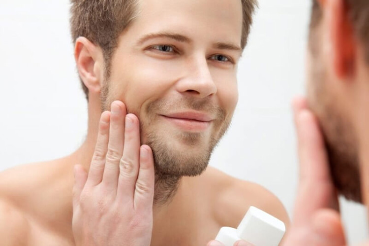 Chăm sóc da sau cạo râu giúp ngăn sự lây lan của vi khuẩn