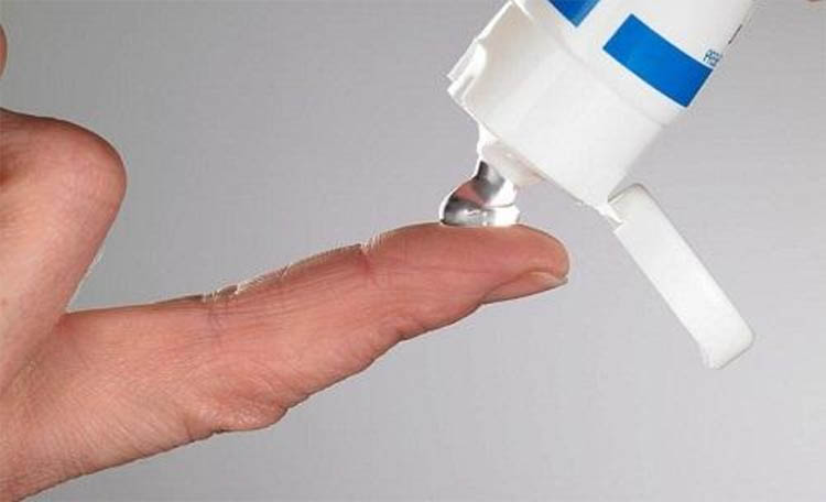 Cách trị mụn ẩn bằng thuốc kê đơn